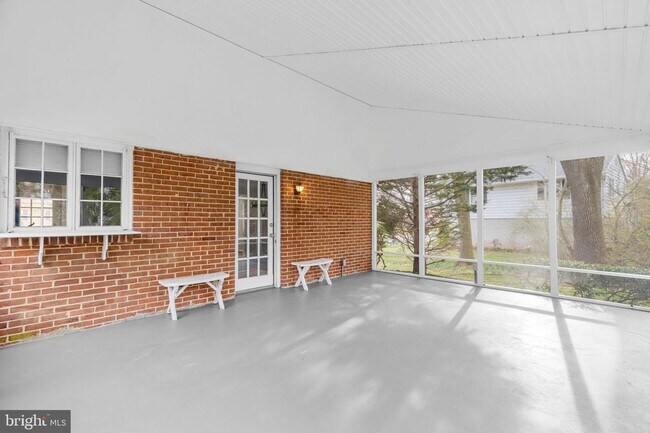 Building Photo - 235 Prospect Dr