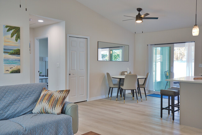 Building Photo - 3887 Hawkeye Cir