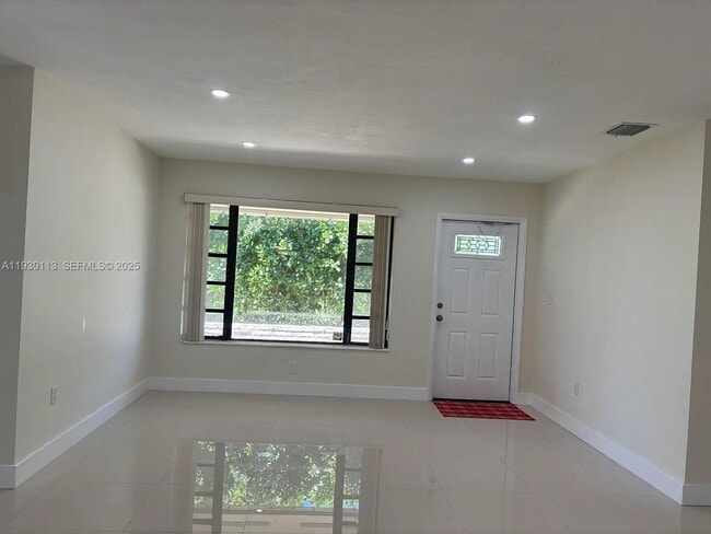 Building Photo - 16401 SW 100th Ct