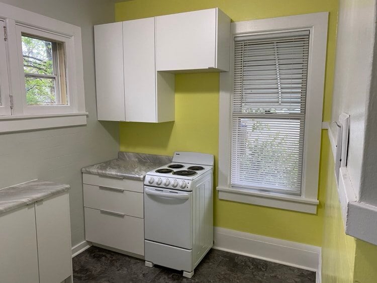 Kitchen - 215 Maple St