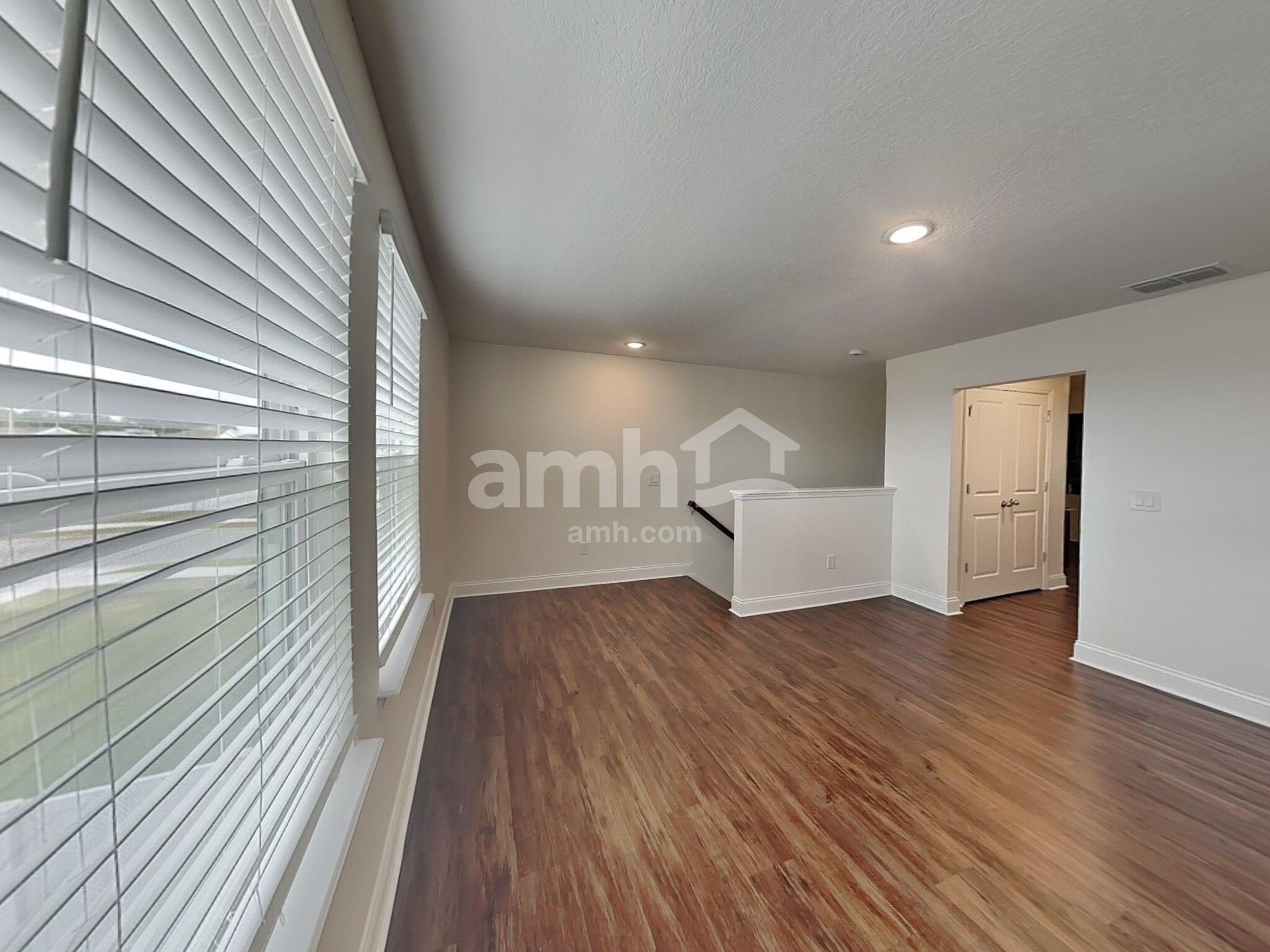 Building Photo - 1002 Summer Stone Lp