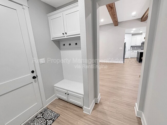 Building Photo - 313 E 3rd St