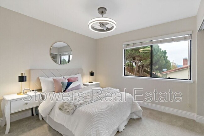 Building Photo - 17716 Columbia Dr