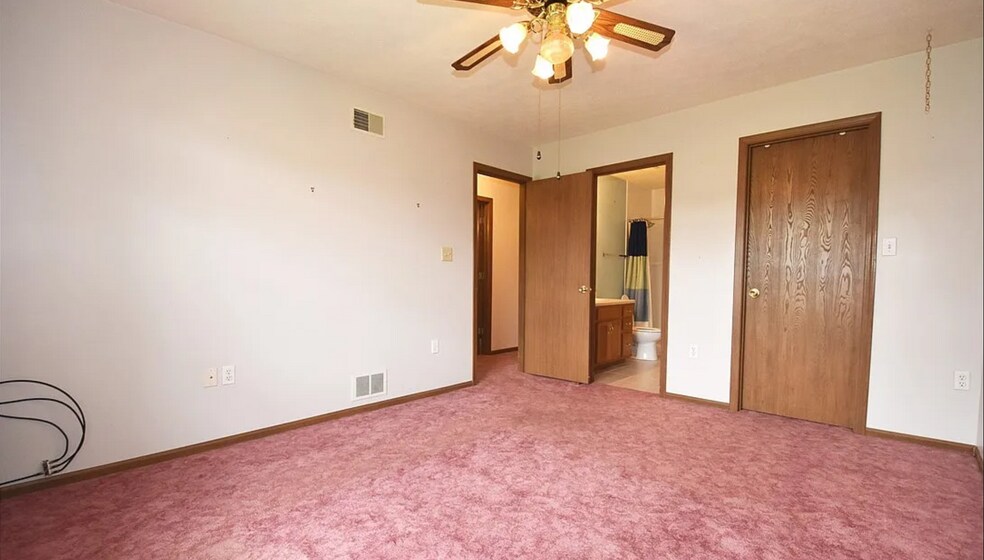 Building Photo - 1408 Greenbriar Ct