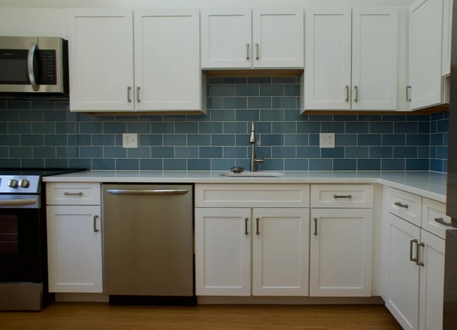 Building Photo - 2289 Bedford St