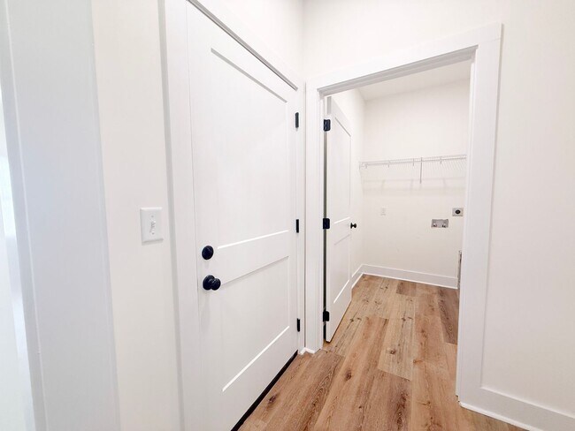 Building Photo - 3-Bedroom Home Steps from Resort-Style Pool with Jack-and-Jill Bath