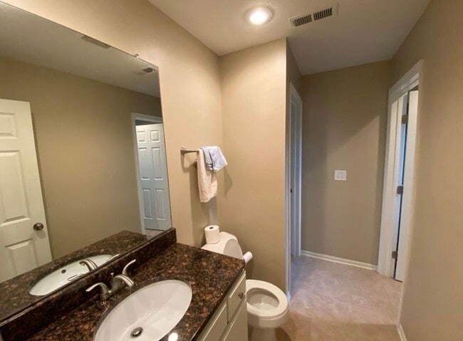 Building Photo - 4945 Ivyvine Blvd