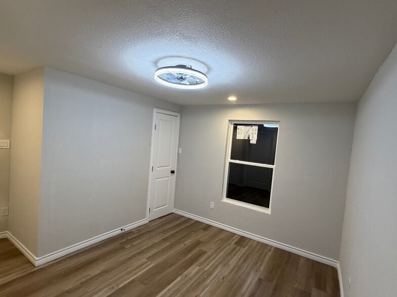 Building Photo - 2006 Cates St