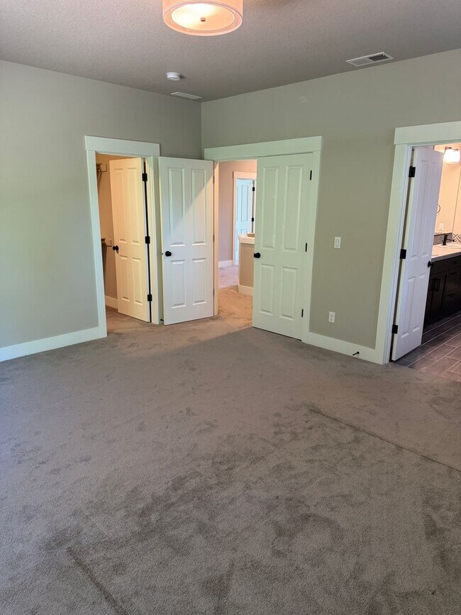 Building Photo - Single Family Home