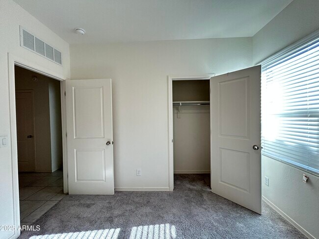 Building Photo - 6524 W Magdalena Ln