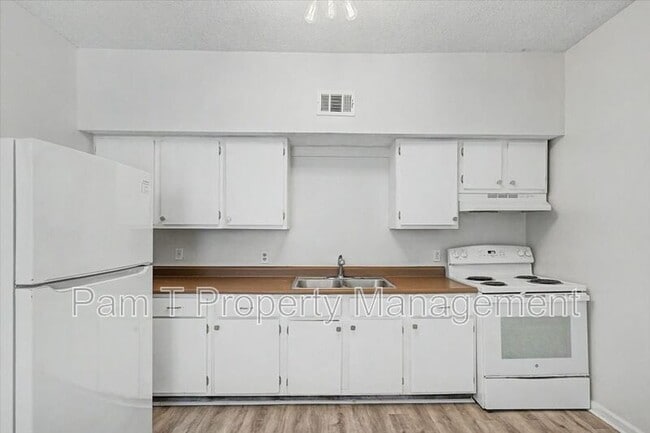 Building Photo - 814 Ott St