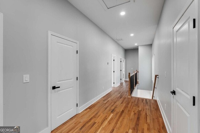 Building Photo - 2150 Essex Ave SW