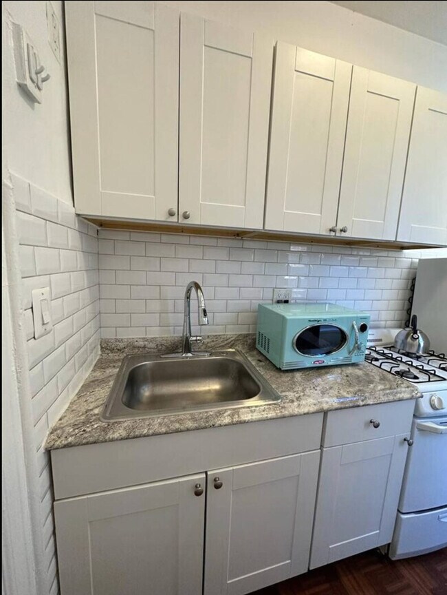 Building Photo - 1492 1st Ave