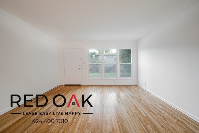 Building Photo - 2243 Merton Ave