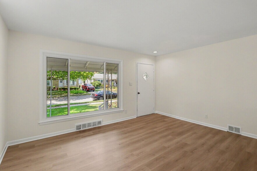 Building Photo - 4510 Rosewold Ave