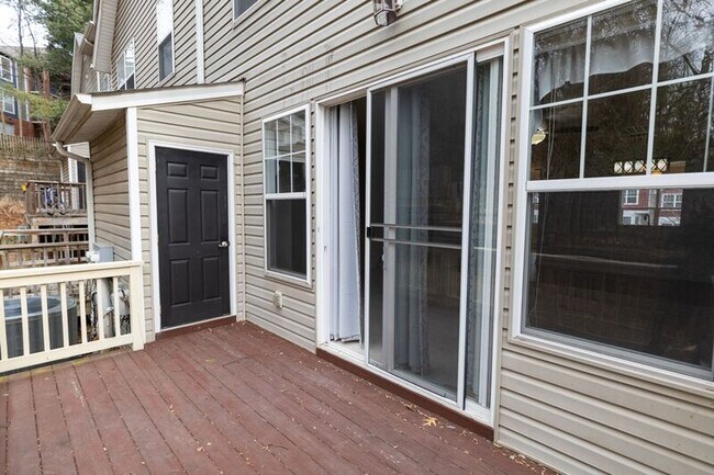 Building Photo - 2455 N Berkshire Rd