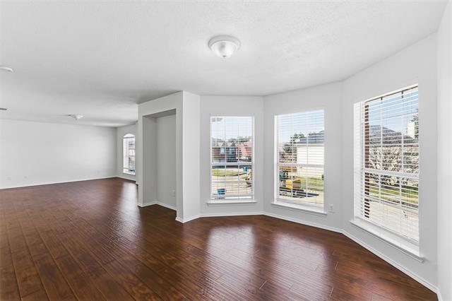 Building Photo - 1124 Breezewood Dr