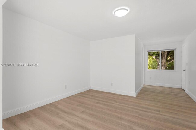 Building Photo - 2375 SW 16th Ave