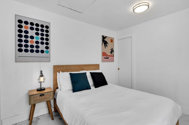 Building Photo - 7001 Coolidge St