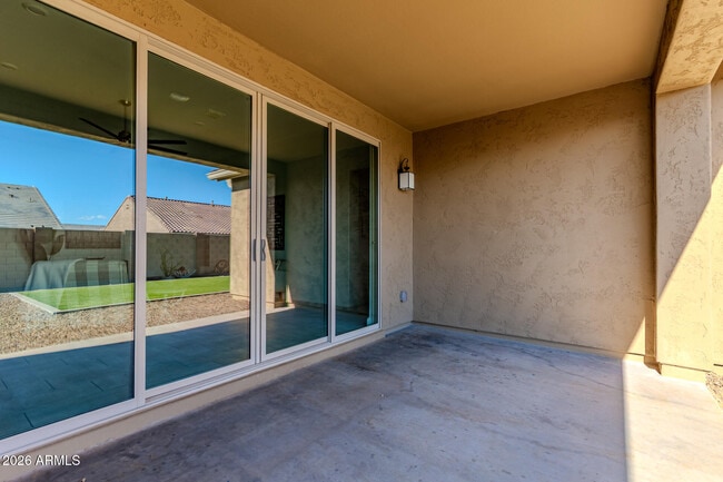 Building Photo - 18455 W Sandlewood Dr