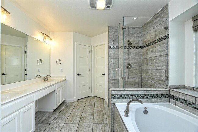 Building Photo - 2306 Oakshire Cove