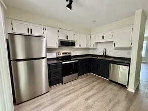 Building Photo - Cozy and Renovated 2 Bed 1 Bath Apartments in the Heart of Wake Forest!