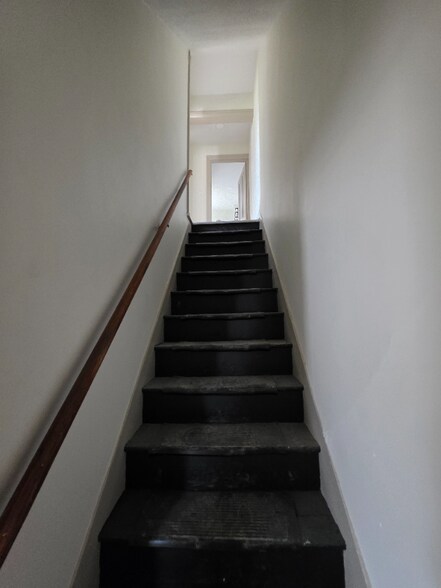 Building Photo - 474 2nd St