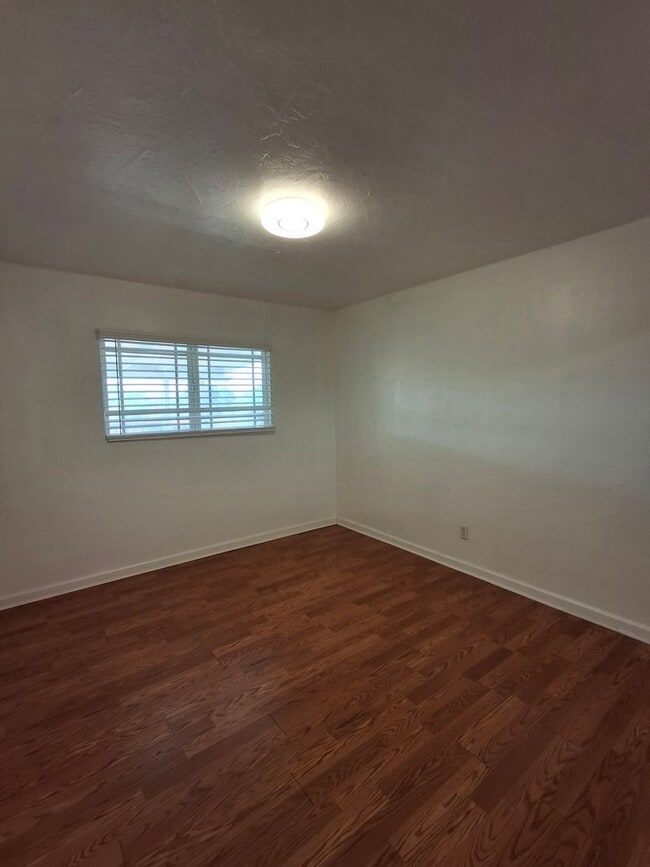 Building Photo - Amazing 4-Bedroom Home w/ Views!