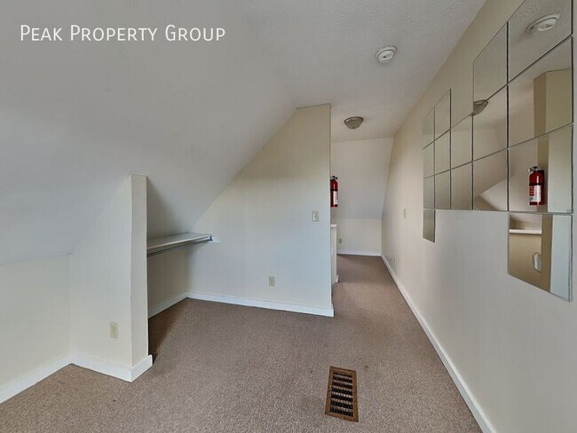 Building Photo - 1393 Indianola Ave