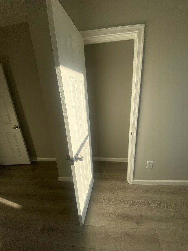 Building Photo - Remodeled Home - Oak Lane