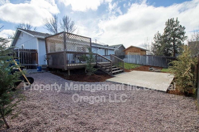 Building Photo - 2827 SW Pumice Ave