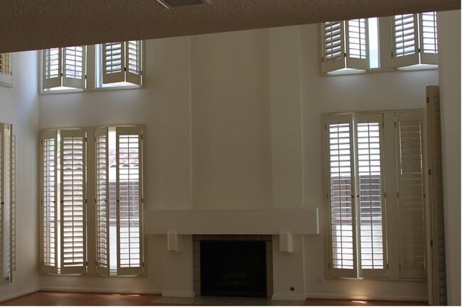 Building Photo - 629 Edith Way