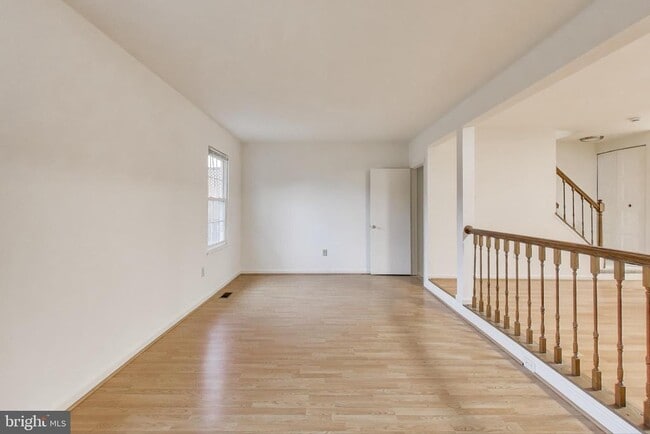 Building Photo - 18 Indian Hills Ct