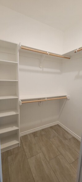 Building Photo - 5415 Rose Garden Loop