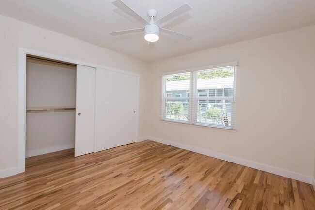 Building Photo - South of the Blvd DESIGNER UNIT!