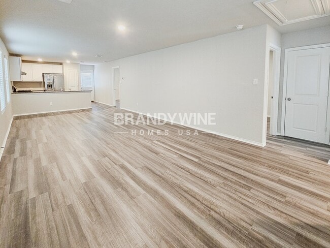 Building Photo - 7018 Winding Shelf