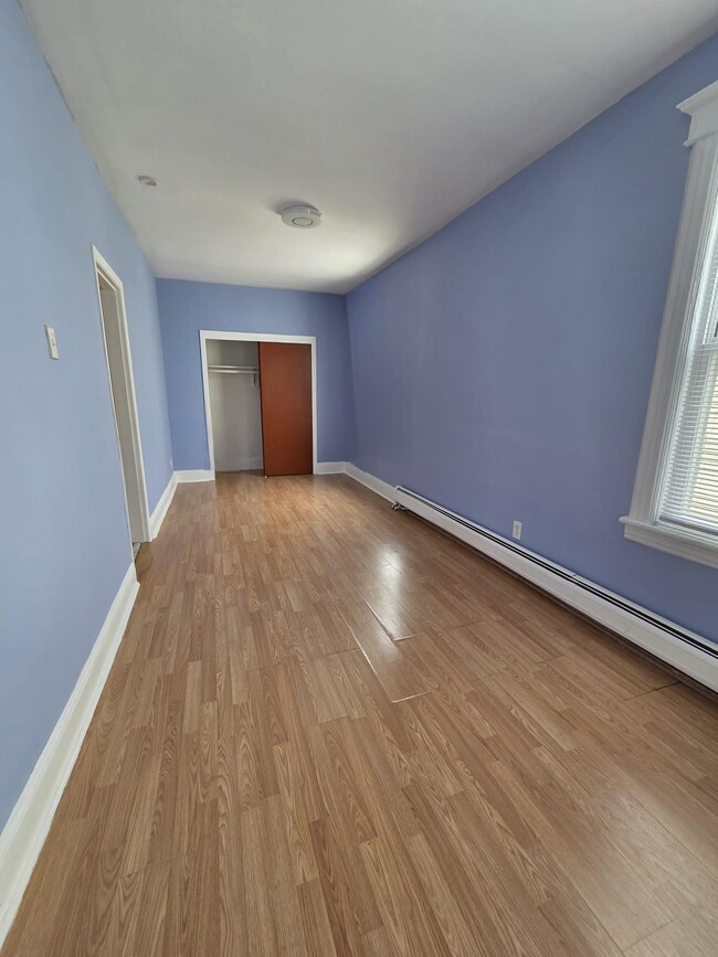Building Photo - 364 Woodlawn Ave