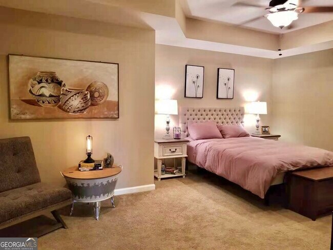 Building Photo - 6729 Great Water Dr