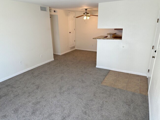 Building Photo - Brandychase at Eastmoor Park 2 Bed 2 Bath Condo!