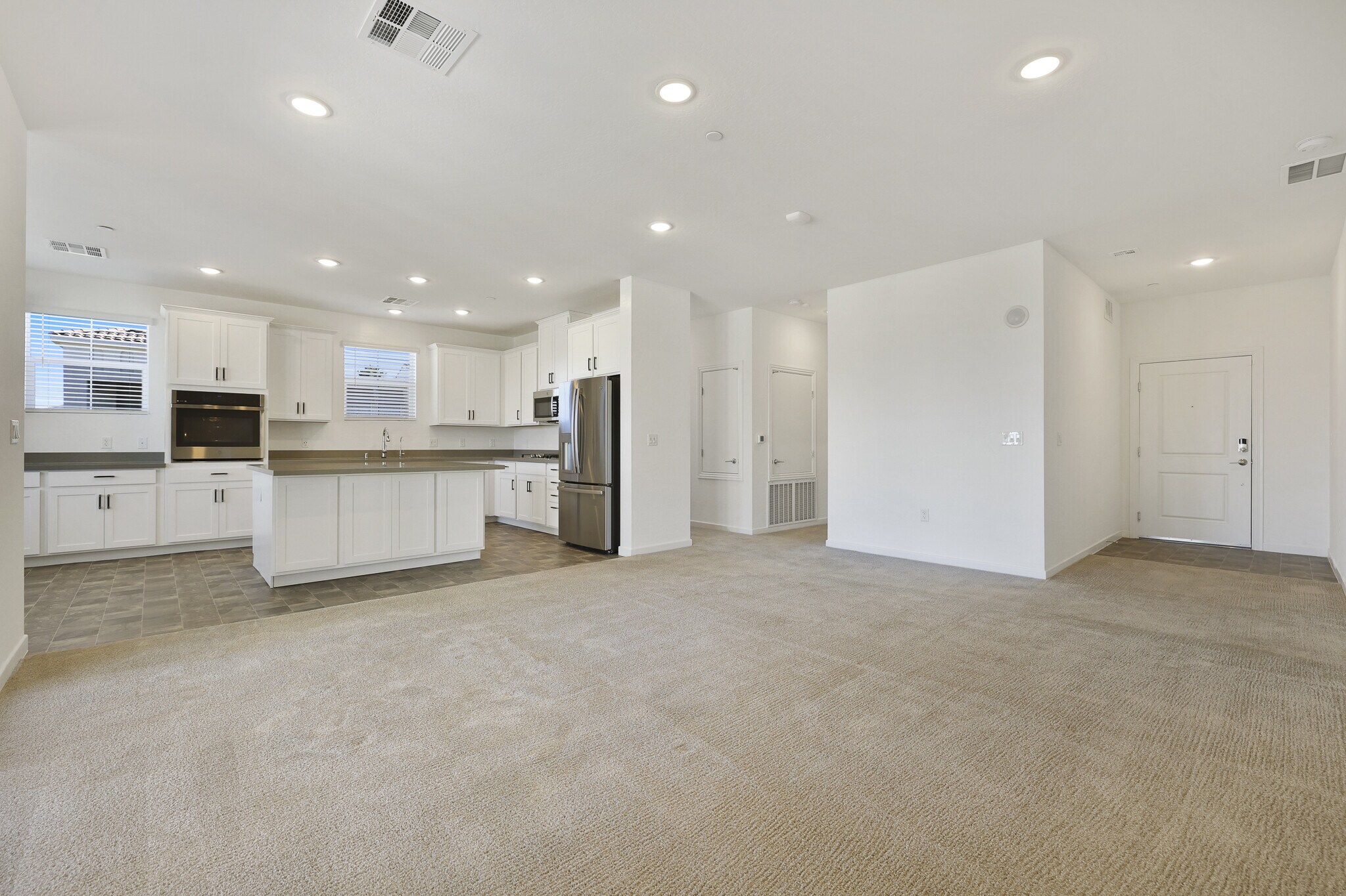 Building Photo - 2555 Hampton Rd