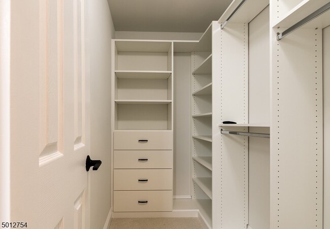 Building Photo - 255 Riveredge Dr