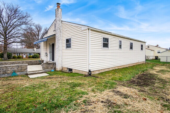 Building Photo - 413 Watson Ave