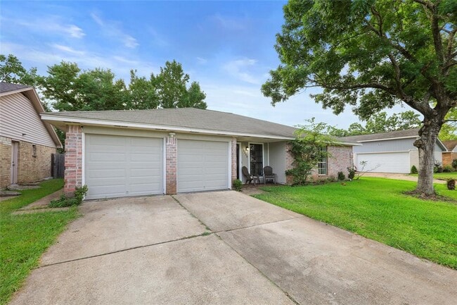 Building Photo - 1350 Holbech Ln