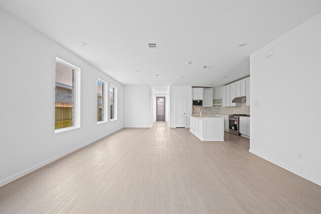 Building Photo - 6410 Laguna Terra Dr