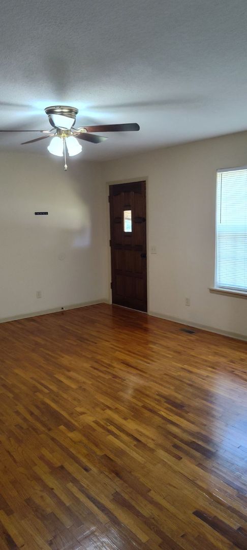 Building Photo - Cullman City Schools - 3 bedroom/2 bath du...