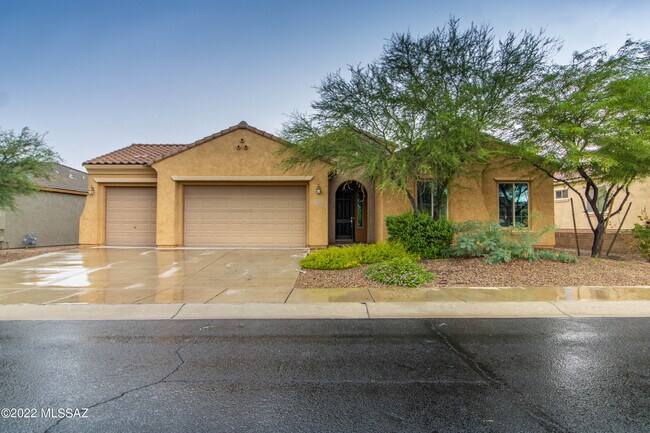 Building Photo - 12565 N Golden Mirror Dr