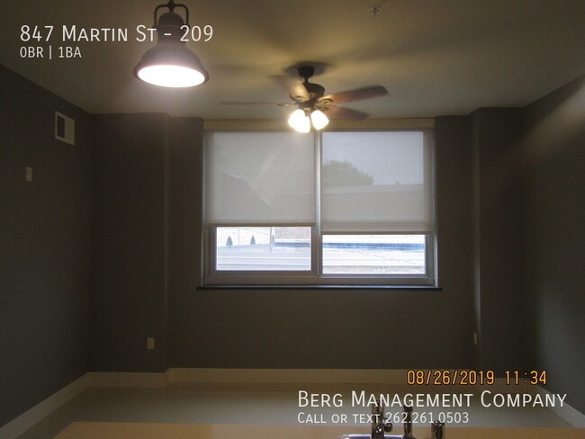 Building Photo - 847 Martin St