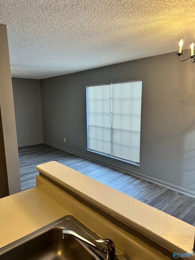 Building Photo - 127 Westscott Dr