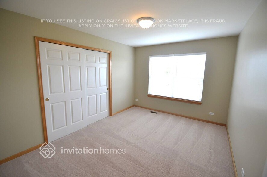 Building Photo - 13250 Red Star Dr