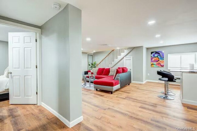 Building Photo - 8 Carl Pl